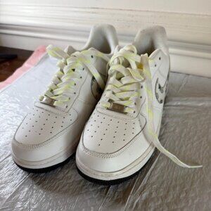 Nike Air Force 1 Low White Daisy Floral Swoosh – New Without Box